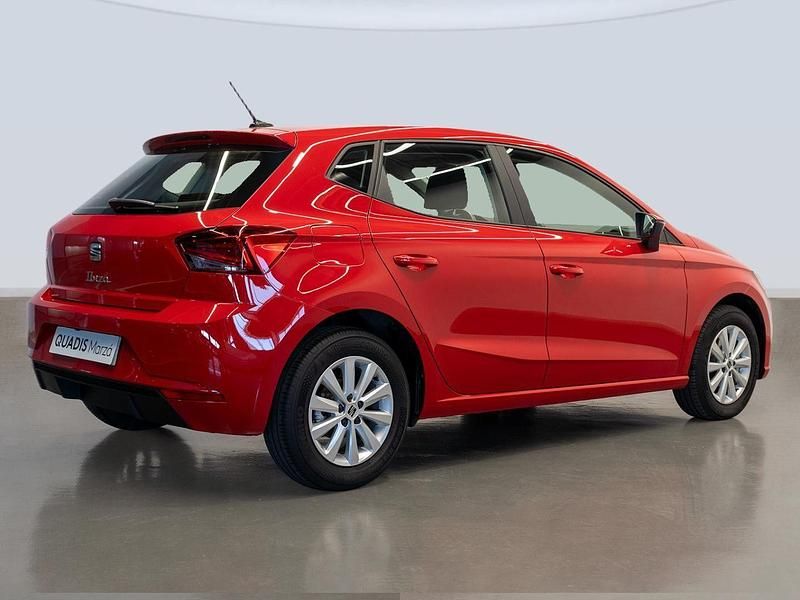 Usado Seat Ibiza Style 110 CV (80 kW) 2023 Rojo Utilitario
