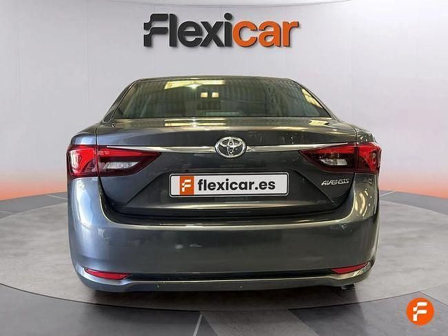 Usado Toyota Avensis Advance 143 CV (105 kW) 2017 Gris / plata Berlina