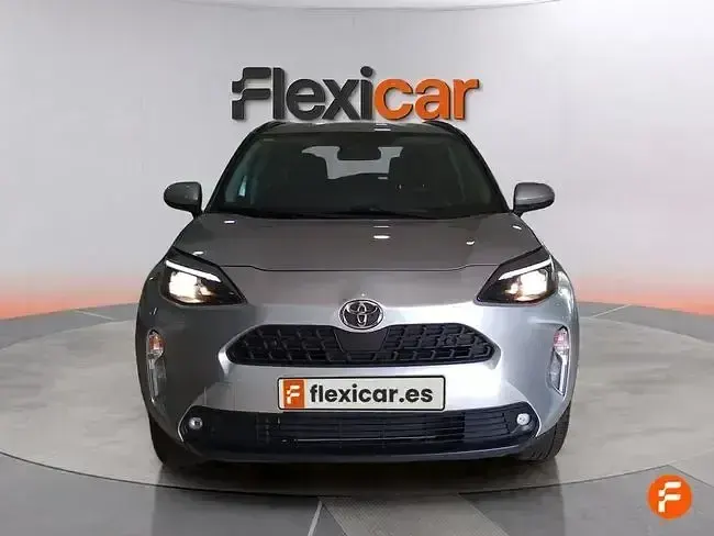 Usado Toyota Yaris Active 116 CV (85 kW) 2025 Gris Utilitario