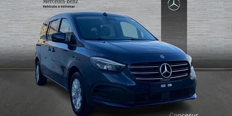 Nuevo Mercedes T180 116 CV (85 kW) 2025 Azul Monovolumen