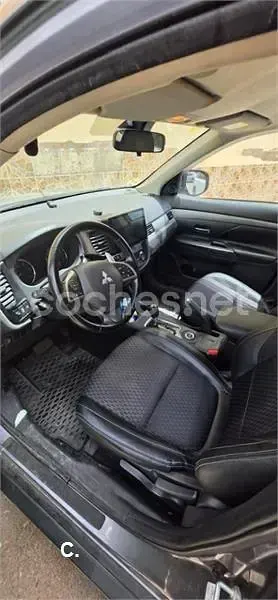Usado Mitsubishi Outlander 150 CV (110 kW) 2015 Gris / plata SUV