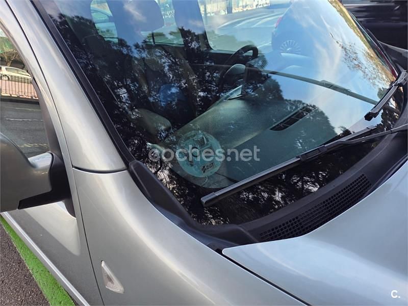 Usado Renault Kangoo Expression 105 CV (77 kW) 2012 Gris / plata Familiar