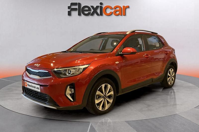 Usado Kia Stonic 84 CV (61 kW) 2023 Burdeos SUV