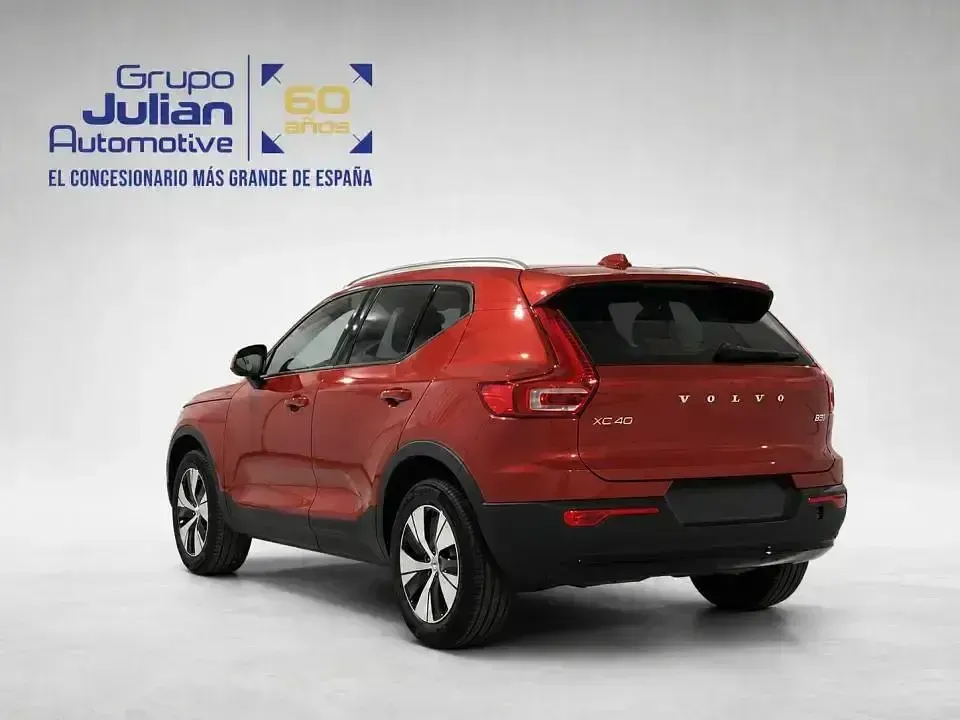Usado Volvo XC40 Core 163 CV (119 kW) 2025 Rojo SUV