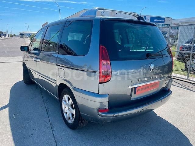 Usado Peugeot 807 136 CV (100 kW) 2007 Gris / plata Monovolumen