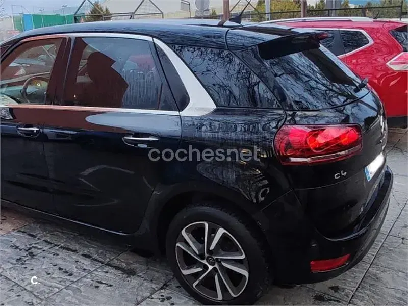 Usado Citroën C4 Picasso Feel 120 CV (88 kW) 2016 Negro Monovolumen