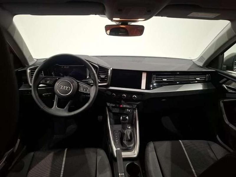 Nuevo Audi A1 Sportback Sport 95 CV (69 kW) 2025 Gris Utilitario