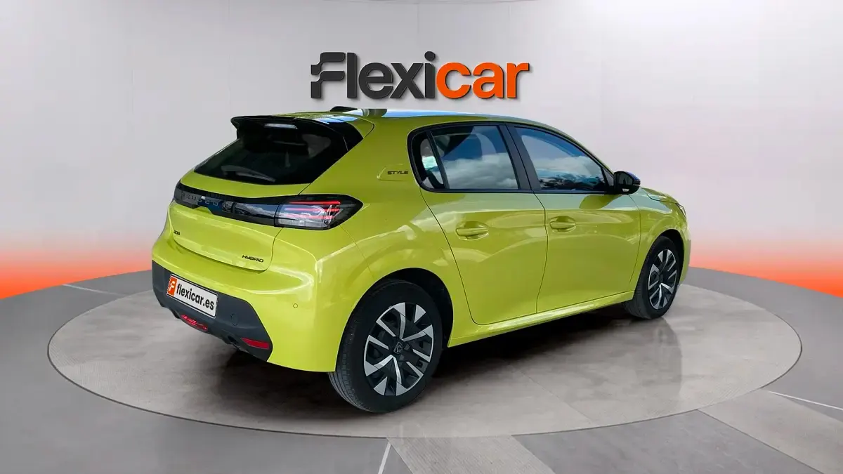 Usado Peugeot 208 Style 110 CV (80 kW) 2025 Verde Utilitario