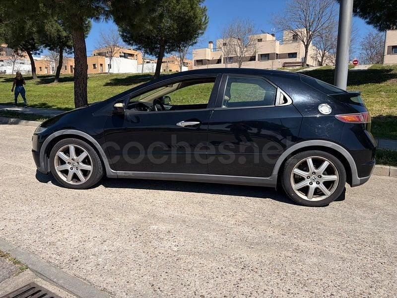 Usado Honda Civic Executive 140 CV (102 kW) 2009 Negro Berlina