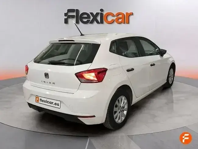 Usado Seat Ibiza Style Plus 80 CV (58 kW) 2019 Blanco Utilitario