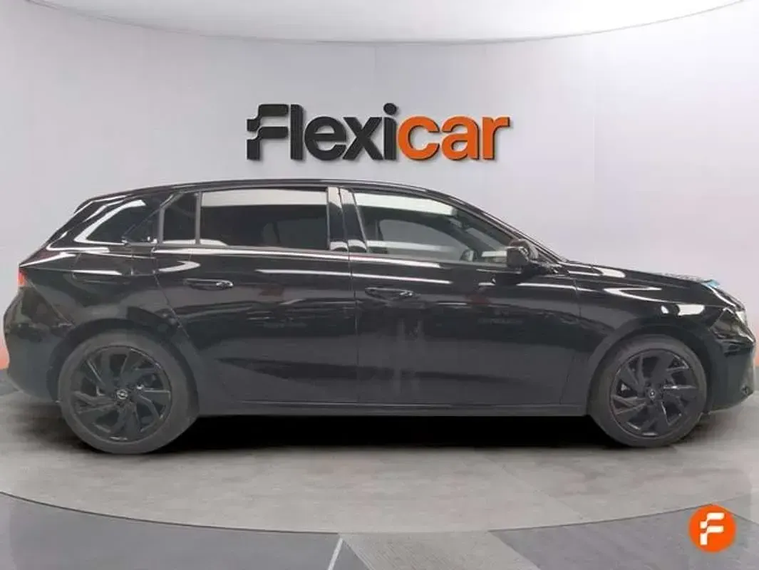 Usado Opel Astra 131 CV (96 kW) 2024 Negro Utilitario