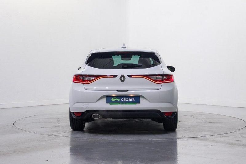 Usado Renault Mégane IV Zen 130 CV (95 kW) 2018 Blanco Berlina