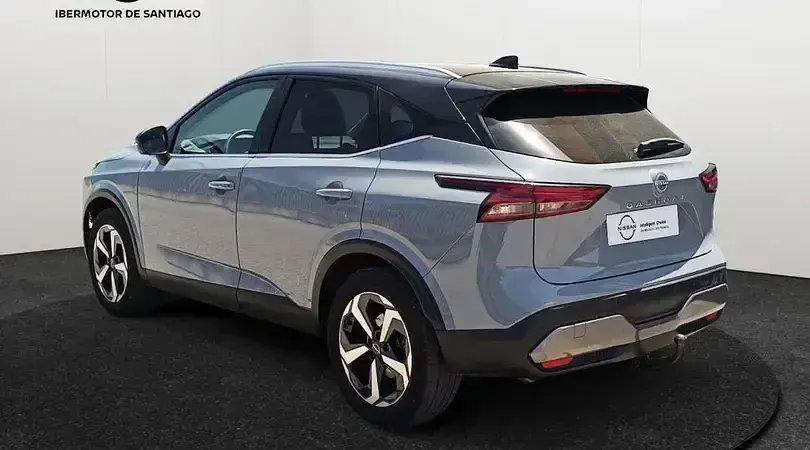 Usado Nissan Qashqai N-Connecta 158 CV (116 kW) 2023 Katana grey con techo midnight SUV