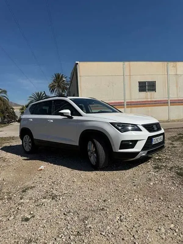 Usado Seat Ateca Ecomotive 114 CV (83 kW) 2018 Blanco SUV