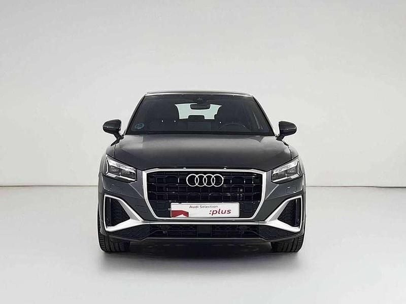 Usado Audi Q2 Black Edition 150 CV (110 kW) 2025 Gris SUV