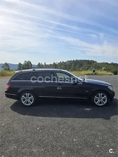 Usado Mercedes C220 Avantgarde 170 CV (125 kW) 2010 Negro Familiar