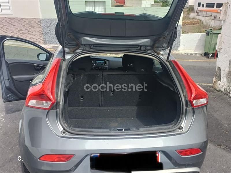 Usado Volvo V40 Momentum 115 CV (84 kW) 2015 Gris / plata Berlina