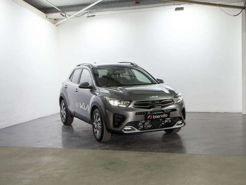 Gris Usado 2023 Kia Stonic GT-Line SUV | 19.990 € (Caro) - Imagen 1/4
