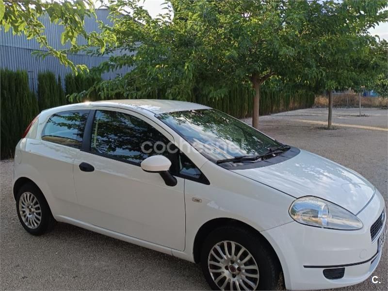 Usado Fiat Grande Punto Active 65 CV (47 kW) 2009 Blanco Utilitario