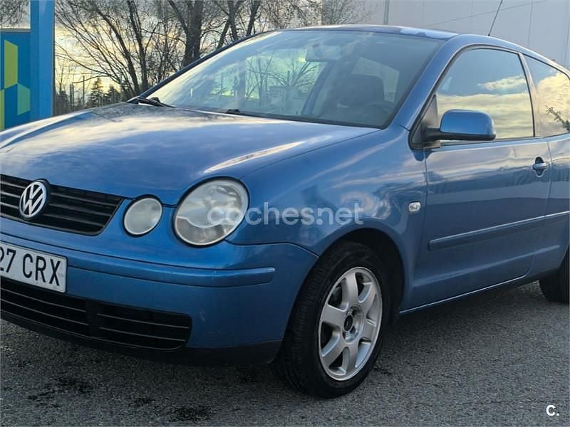 Usado VW Polo Highline 75 CV (55 kW) 2004 Azul Utilitario