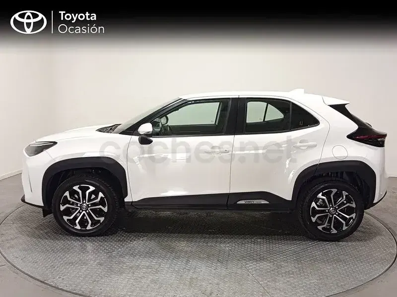 Usado Toyota Yaris Cross Active 116 CV (85 kW) 2022 Blanco SUV