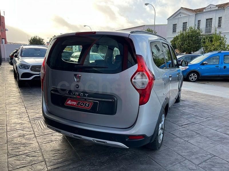 Usado Dacia Lodgy Comfort 130 CV (95 kW) 2020 Gris / plata Monovolumen