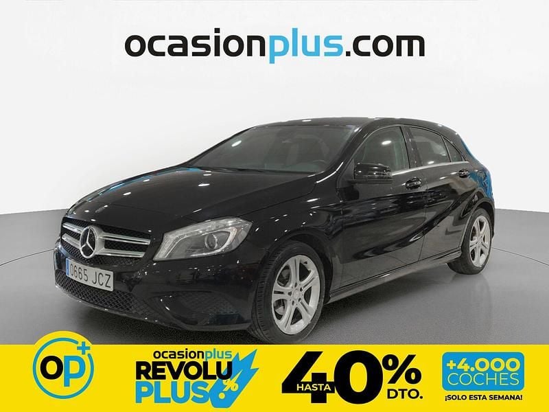 Usado Mercedes A180 Urban 109 CV (80 kW) 2015 Negro Utilitario