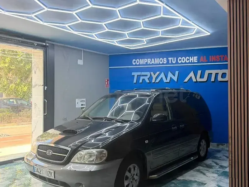 Usado Kia Carnival EX 144 CV (105 kW) 2005 Negro Monovolumen
