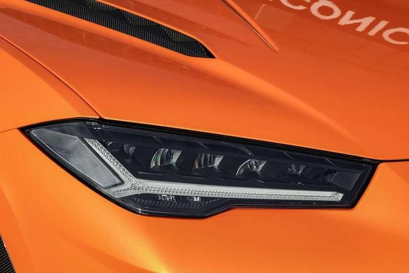 Usado Lamborghini Urus 666 CV (489 kW) 2024 Naranja SUV