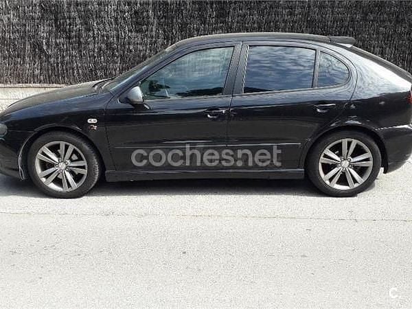 Usado Seat Leon FR 150 CV (110 kW) 2005 Negro Utilitario