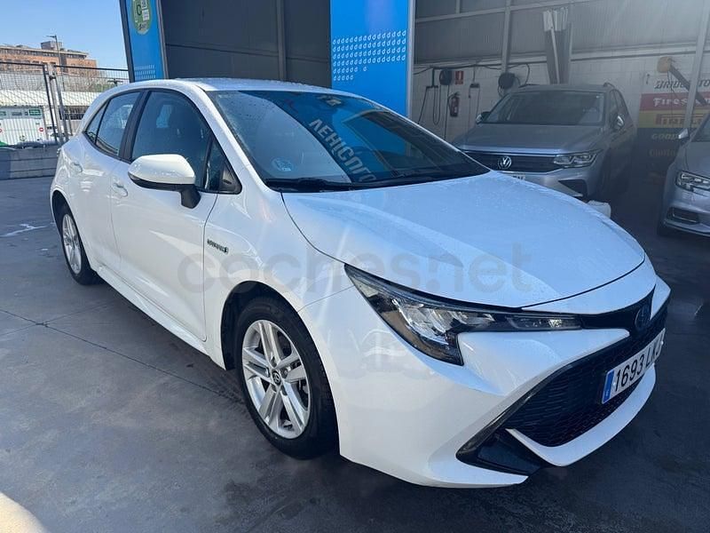 Usado Toyota Corolla Active 122 CV (89 kW) 2020 Blanco Berlina