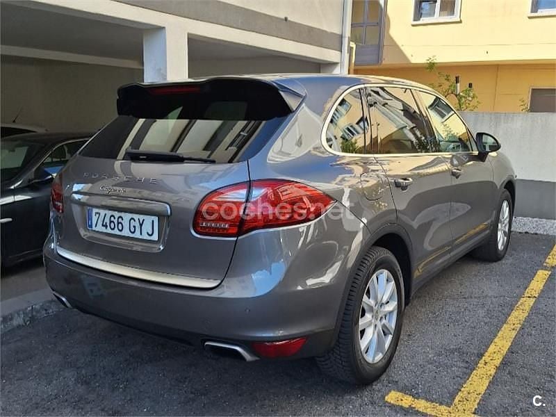 Usado Porsche Cayenne 300 CV (220 kW) 2010 Gris / plata SUV