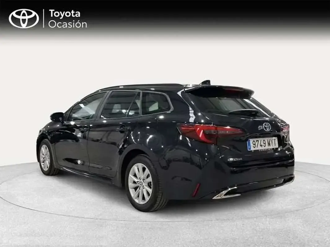 Usado Toyota Corolla Active 140 CV (102 kW) 2025 Negro Familiar