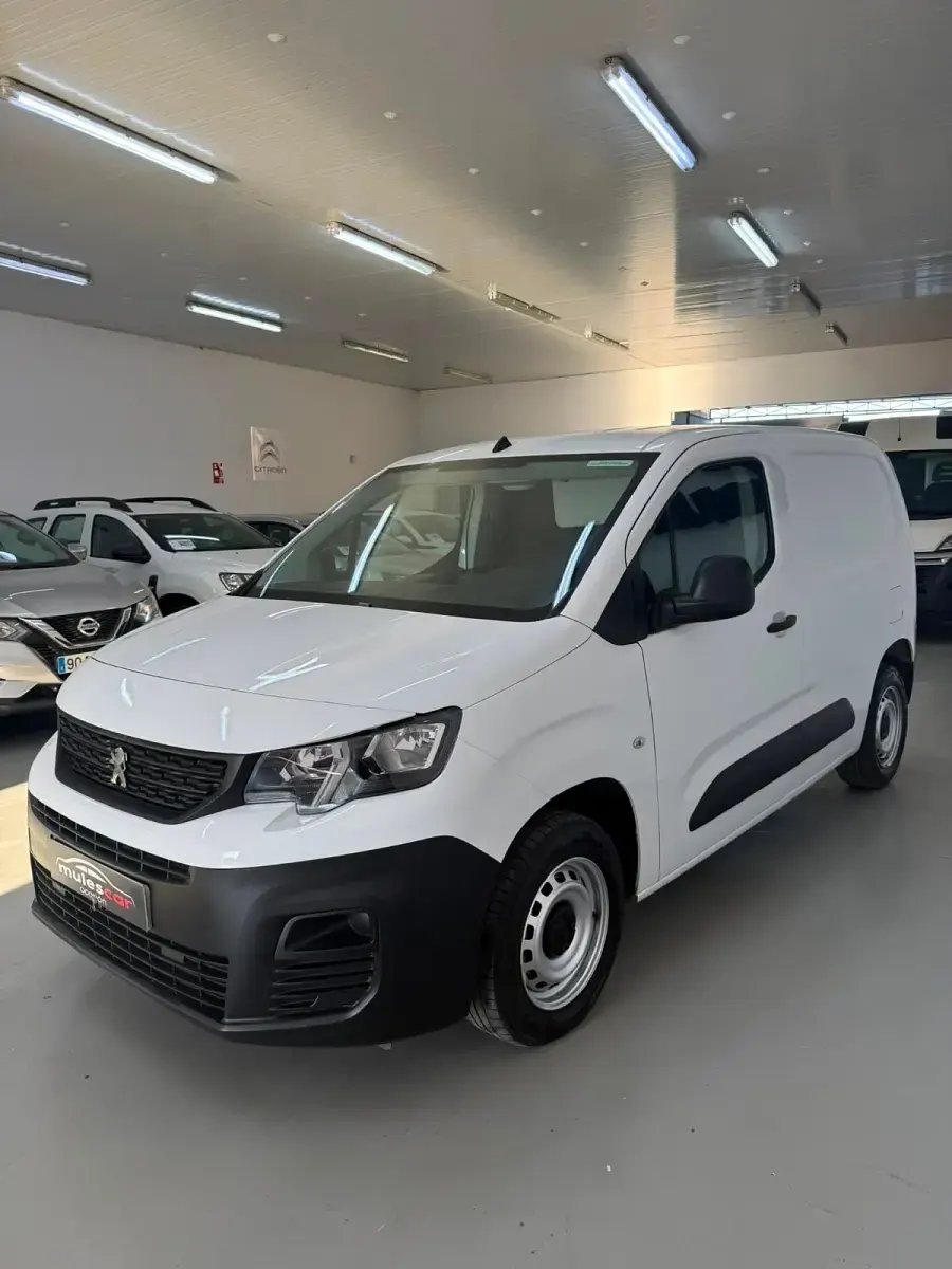 Usado Peugeot Partner 100 CV (73 kW) 2021 Blanco Monovolumen