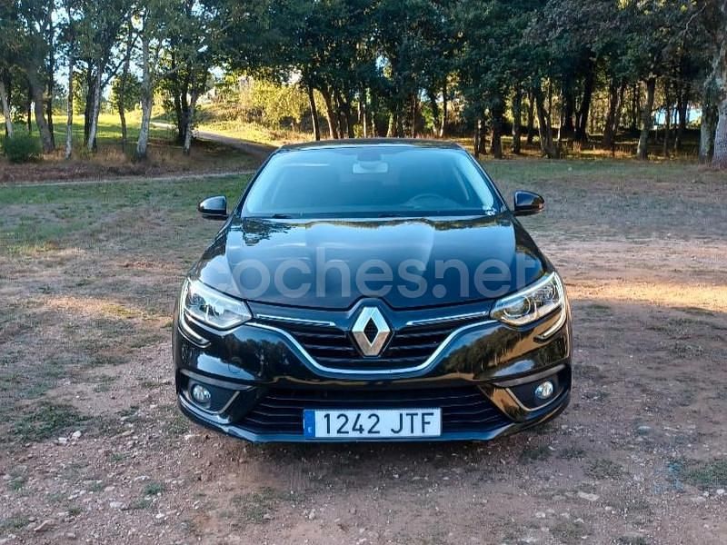 Negro Usado 2016 Renault Mégane III Bose Edition Berlina | 12.000 € (Caro) - Imagen 1/4