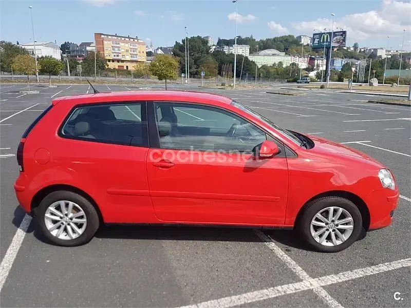 Usado VW Polo United 70 CV (51 kW) 2008 Rojo Utilitario