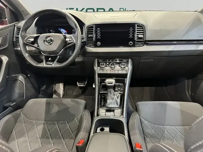 Usado Skoda Karoq SportLine 150 CV (110 kW) 2022 Rojo SUV