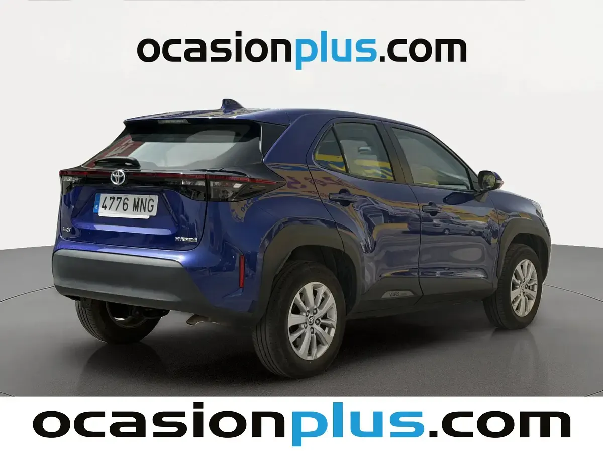 Usado Toyota Yaris Cross Business Edition 116 CV (85 kW) 2024 Azul SUV