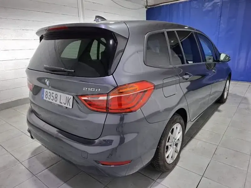 Usado BMW 216 116 CV (85 kW) 2020 Gris / plata Familiar