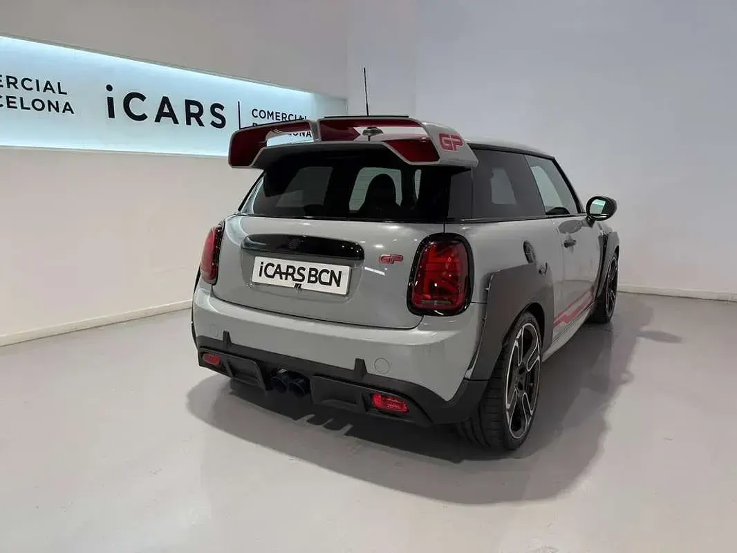 Usado Mini John Cooper Works 306 CV (225 kW) 2020 Gris Utilitario