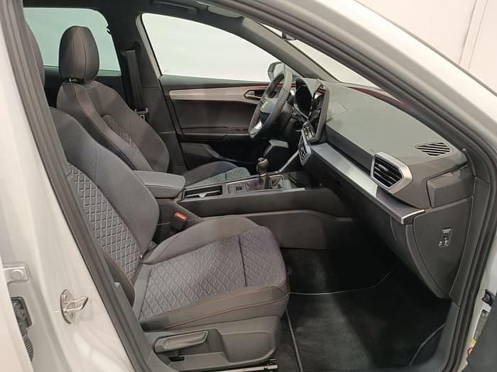 Usado Seat Leon FR 150 CV (110 kW) 2025 Blanco Berlina