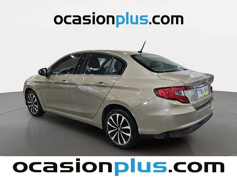Usado Fiat Tipo Lounge 95 CV (69 kW) 2018 Beige Berlina