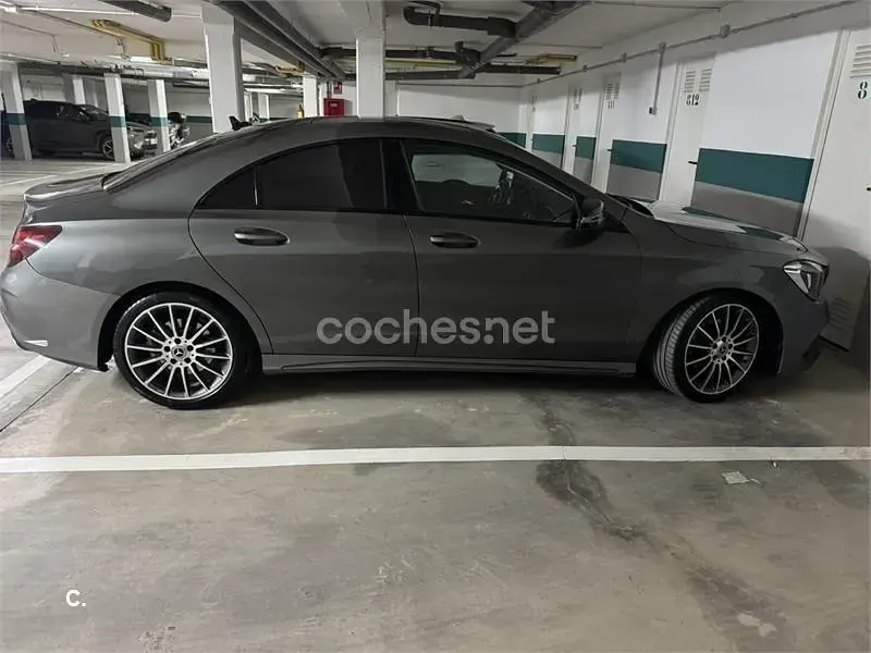 Usado Mercedes CLA200 136 CV (100 kW) 2017 Gris / plata Berlina