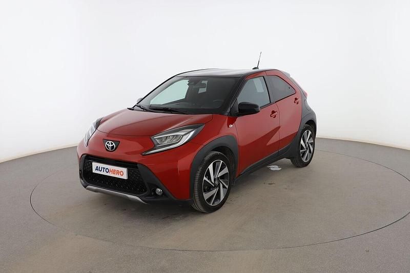 Usado Toyota Aygo X Play 72 CV (52 kW) 2023 Rojo SUV