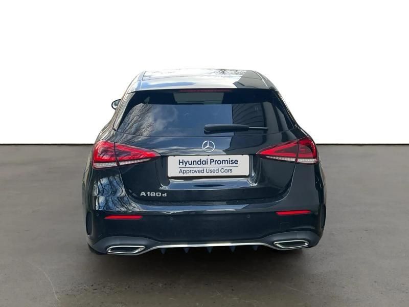 Usado Mercedes A180 116 CV (85 kW) 2023 Negro