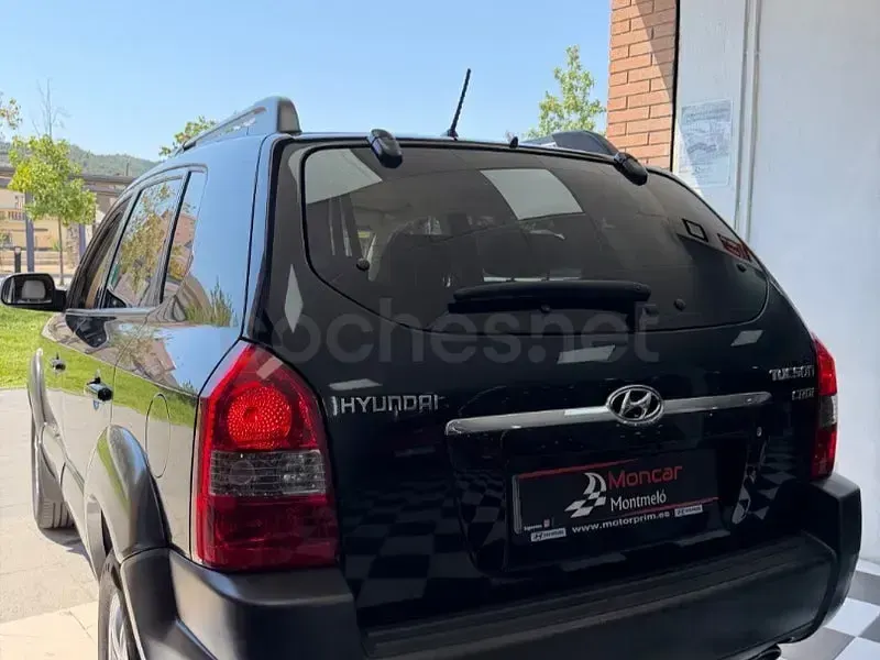 Usado Hyundai Tucson Comfort 140 CV (102 kW) 2010 Negro SUV
