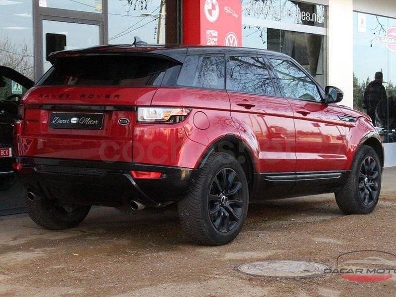 Käytetty Land Rover Range Rover evoque SE Dynamic 150 HP (110 kW) 2016 Punainen Katumaasturi