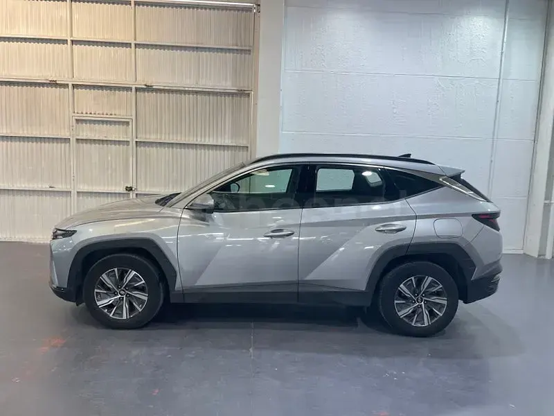 Usado Hyundai Tucson 116 CV (85 kW) 2022 Gris / plata SUV