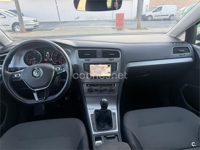 Usado VW Golf VII Business 110 CV (80 kW) 2016 Azul Familiar