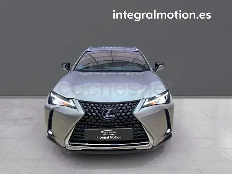 Usado Lexus UX Business Edition 184 CV (135 kW) 2022 Gris / plata SUV